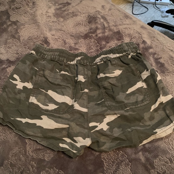 Camo Shorts - Picture 2 of 3